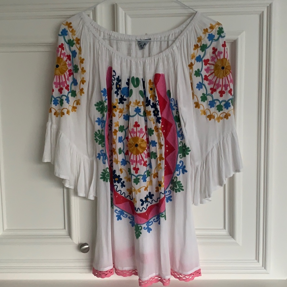 This is a stunning top new worn but no tags